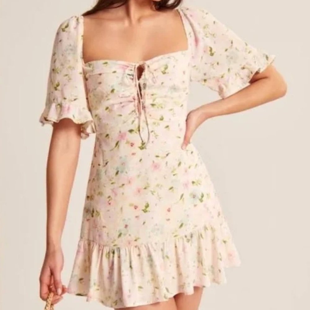 Abercrombie & Fitch: Floral Keyhole Mini Dress Size S